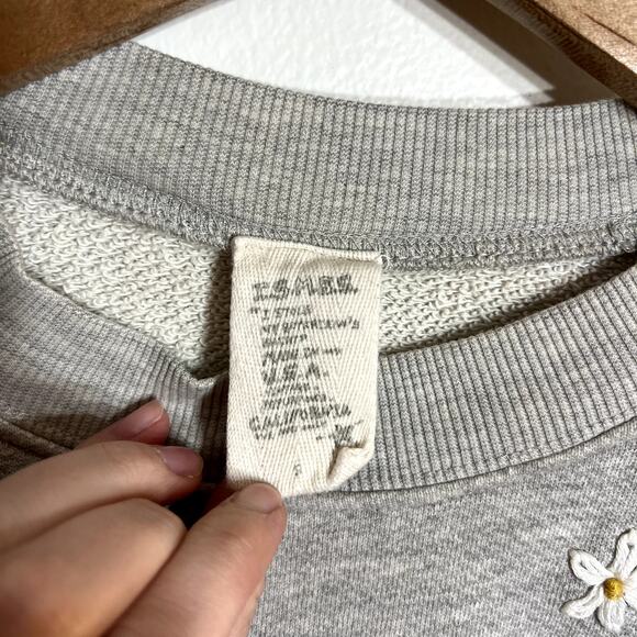 ISMBS Gray Embroidered Floral Sweatshirt - Picture 3 of 5
